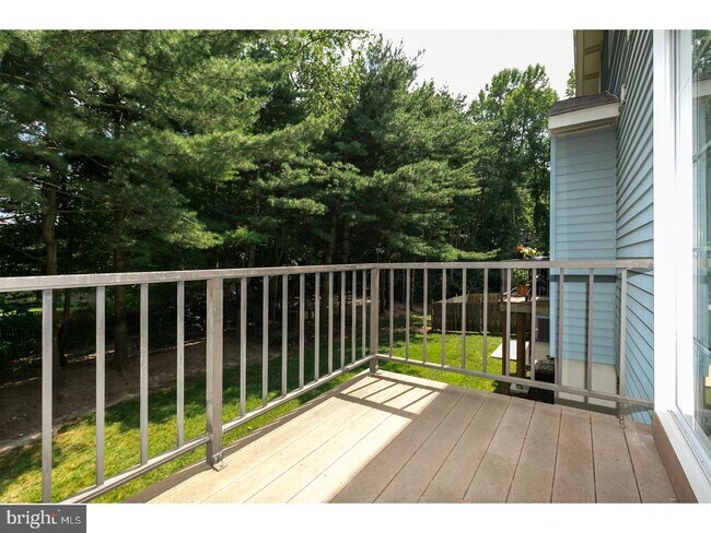 Building Photo - 122 Camber Ln