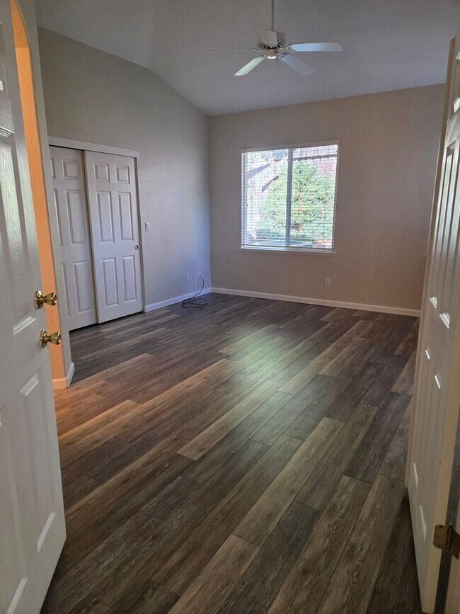 Building Photo - Cobble Hills Community - 3 Bdrm, 2 Bath