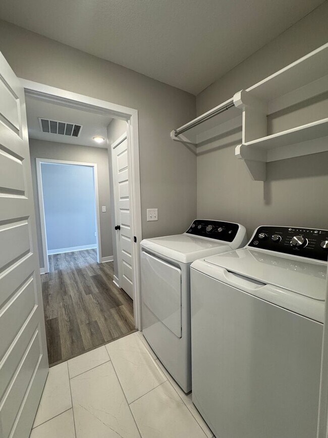 Building Photo - {31750} Brand New Ranch Home + 3 Car Garage + Unfinished Basement