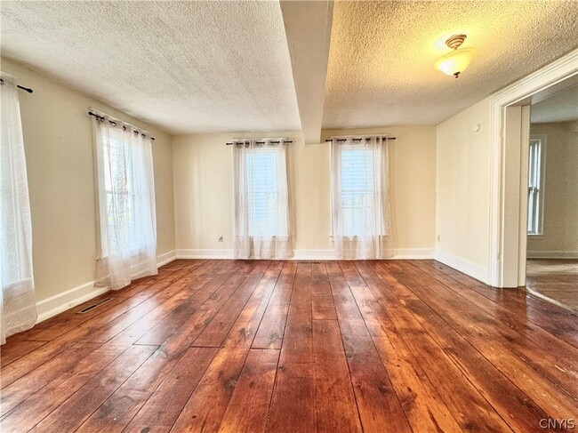 Building Photo - 314 Hawley Ave