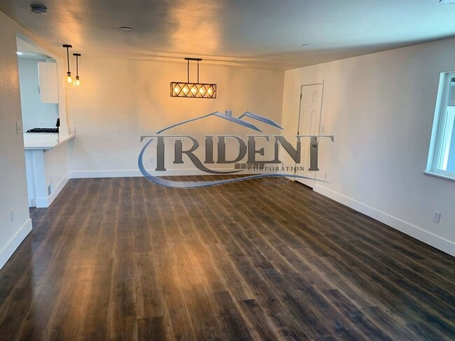 Building Photo - 685 N Barrett Rd