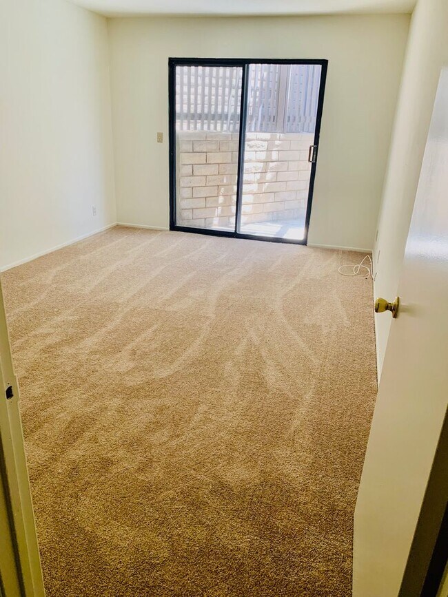 Building Photo - Unbeatable Location! Ocean View two bedrooms and two bathrooms two story condo with gated undergr...