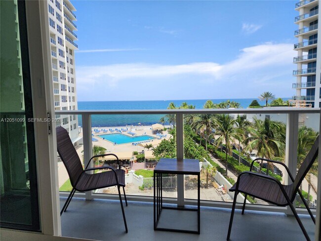 Building Photo - 3505 S Ocean Dr