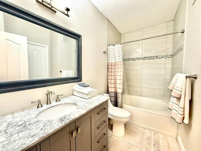 Building Photo - 5000 Culbreath Key Way