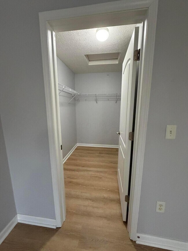 Building Photo - 7774 S Essex Gate Dr