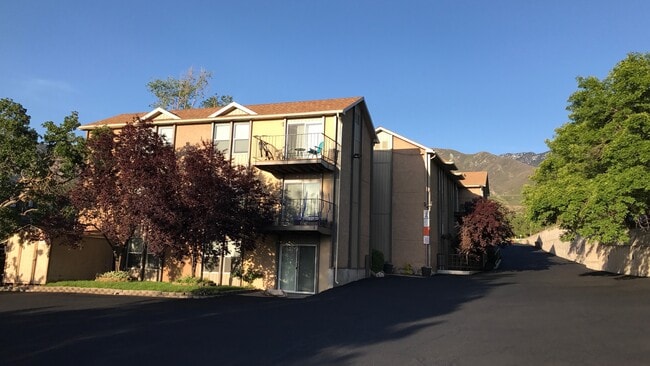 Primary Photo - Brentwood Apartments