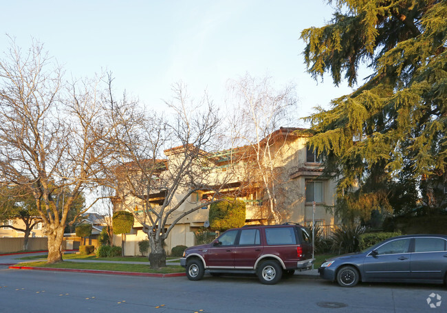 Building Photo - Rancho Verde Apartments