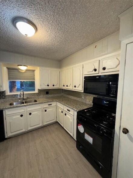 Building Photo - 5717 Woodrow St