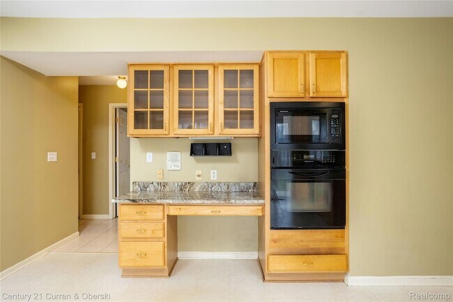 Building Photo - 42104 Echo Forest Dr