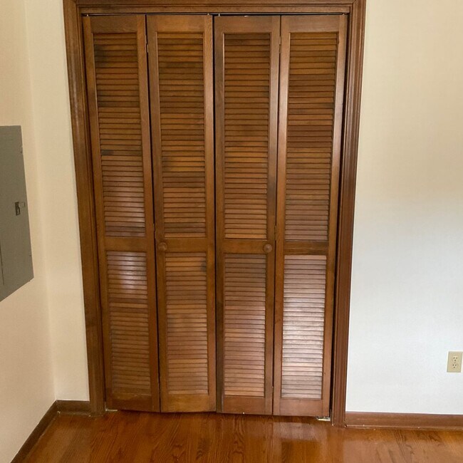 Building Photo - 3892 English Oak Dr