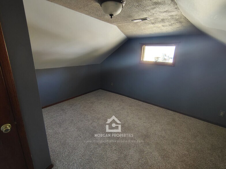 Building Photo - 207 Plum St