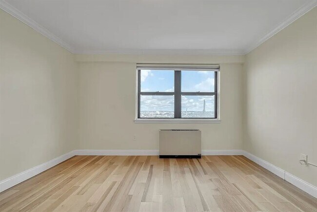 Building Photo - 8 Whittier Pl