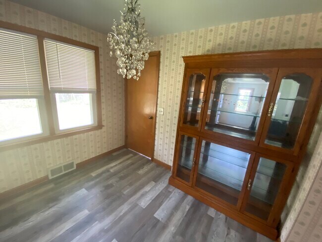 Building Photo - 406 Callodine Ave