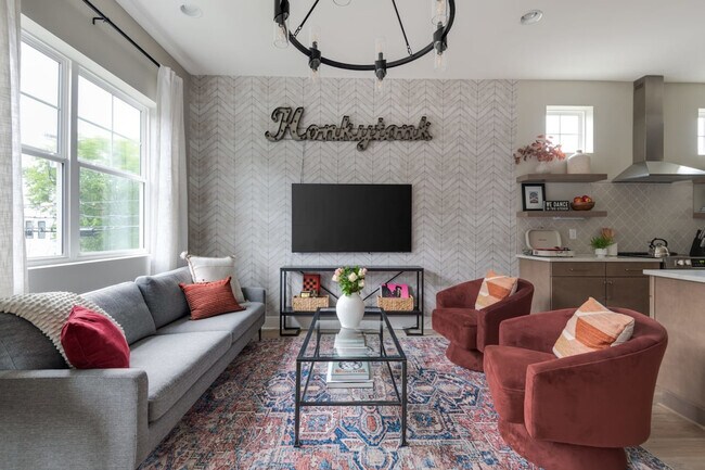 Building Photo - 1405 Napoleon St