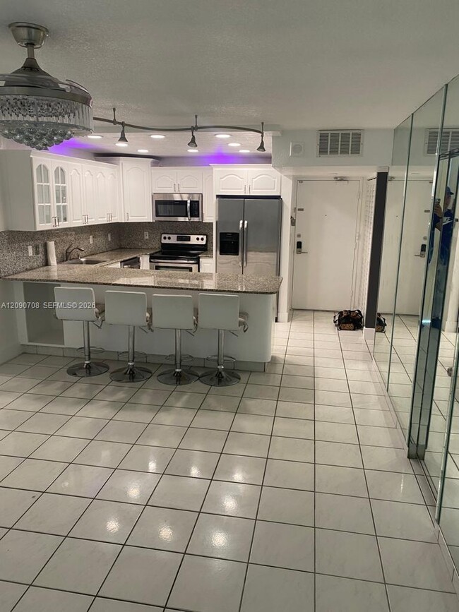 Building Photo - 401 Ocean Dr