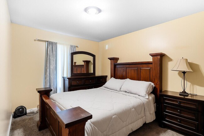 Building Photo - 247 Strawridge Rd