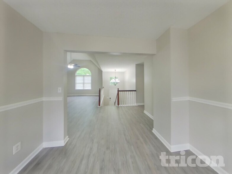 Building Photo - 4074 Five Oaks Ct