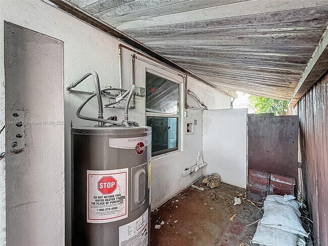 Building Photo - 1110 N 58th Ave