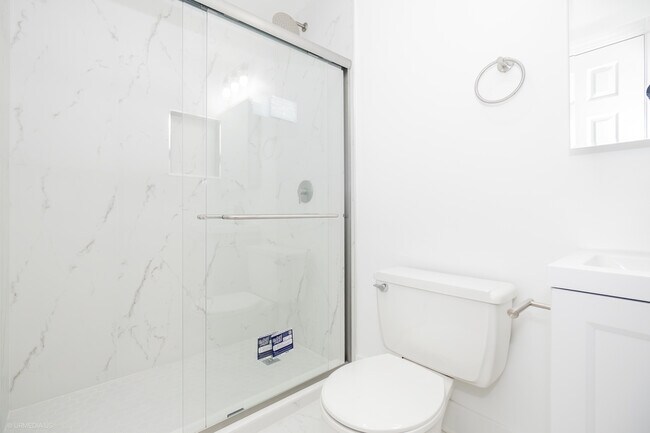 Building Photo - 455 W Grant Pl