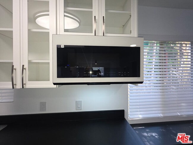 Building Photo - 525 Broadway St