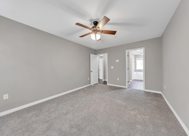 Building Photo - 129 Fairway Dr