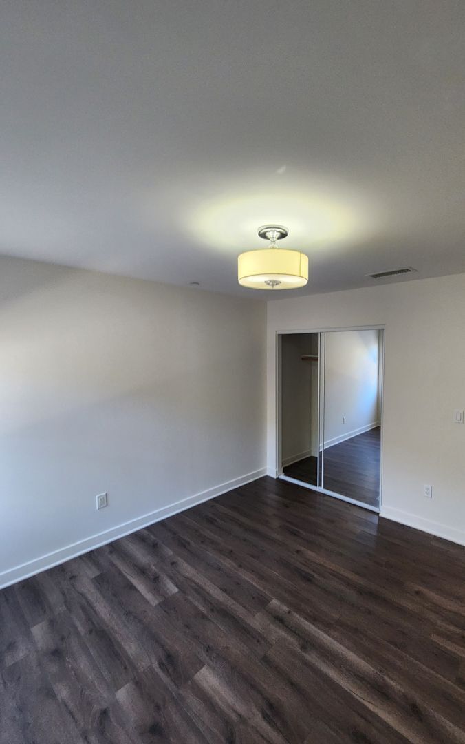 Building Photo - 1629 W Summit St