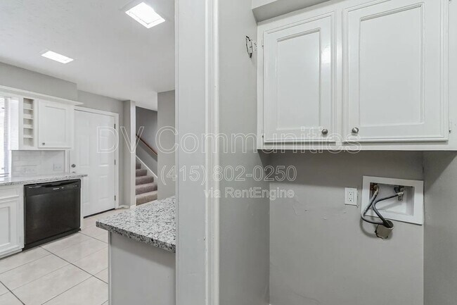 Building Photo - 4702 N Cashel Cir