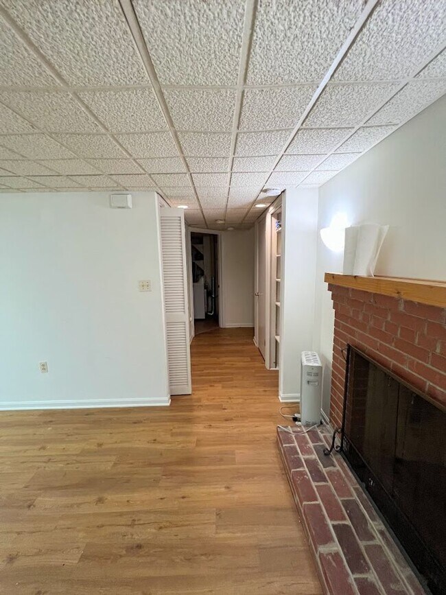 Building Photo - Berkley Stunner