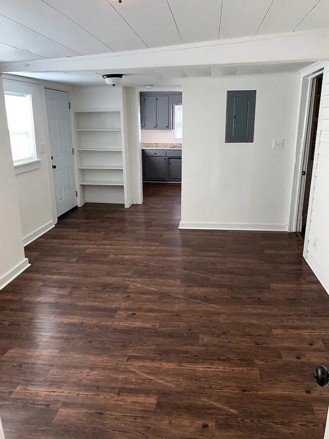 Building Photo - Spacious 4BR Home Near Downtown Spartanburg