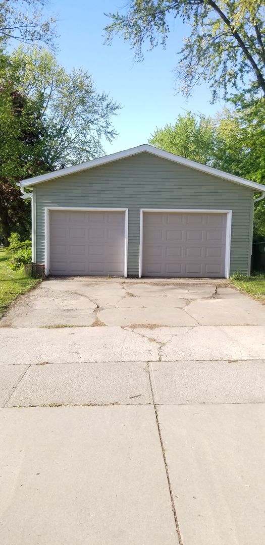 Building Photo - Now Leasing for May 2026!