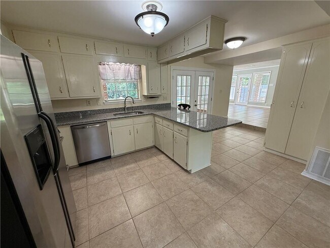 Building Photo - 3512 Shadowwood Ct