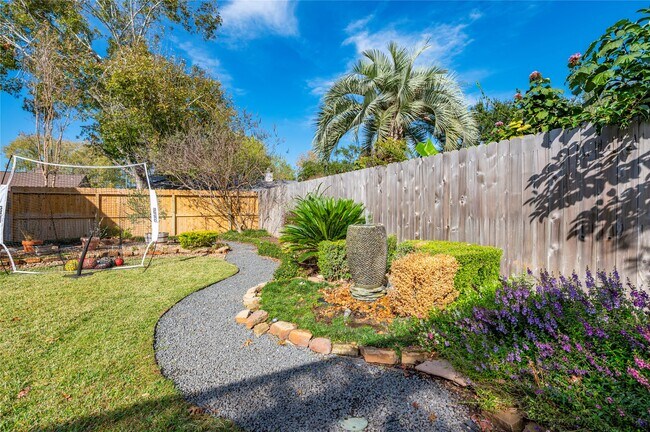 Building Photo - 603 Chedworth Dr