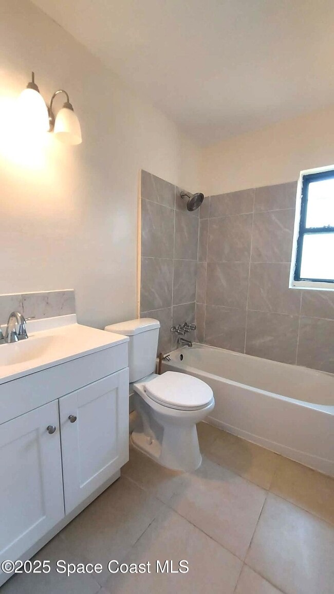 Building Photo - 419 N Fiske Blvd