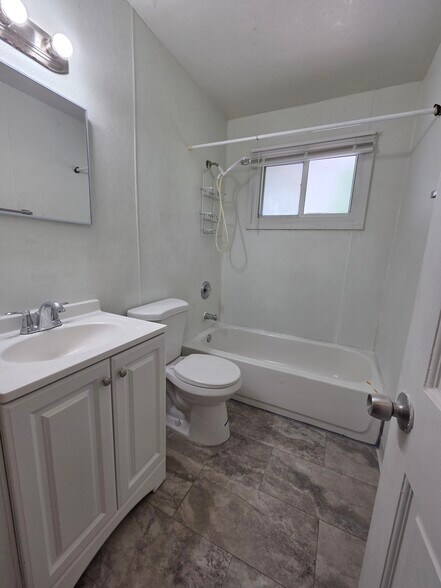 Building Photo - 5614 Sanborn Dr