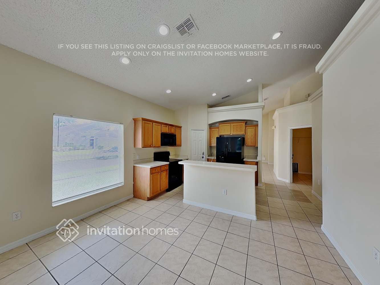 Building Photo - 16725 Rolling Green Dr