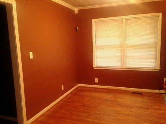 Building Photo - Cozy 2 bedroom 1 bath home located on the southeast side of Atlanta