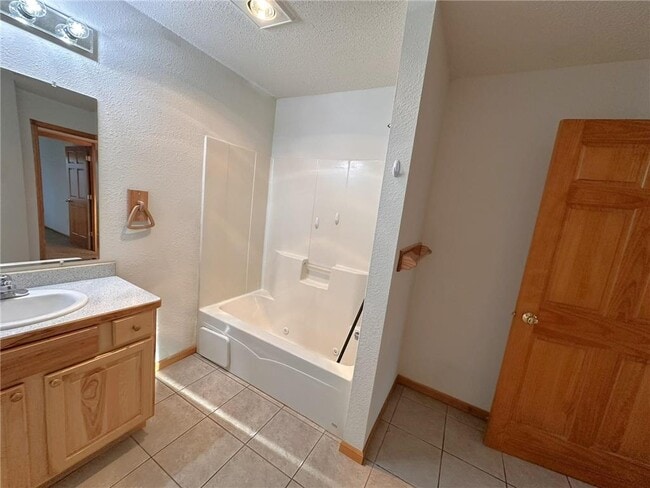 Building Photo - 1279 Pinewood Trail