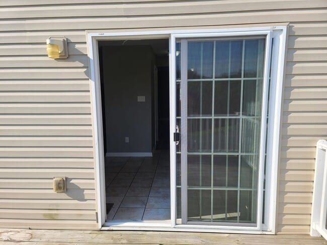 Building Photo - 3 Bedroom 2 1/2 bath Townhome for Rent in Waynesboro