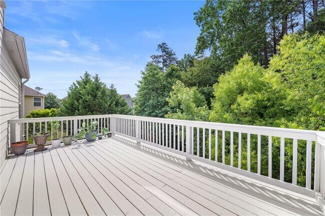 Building Photo - 96 Fairway Dr