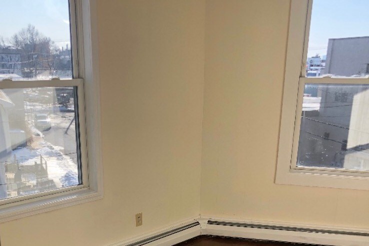 Building Photo - 70 Linden St