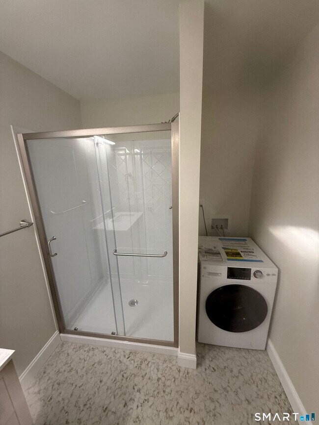 Building Photo - 8 S Broad St