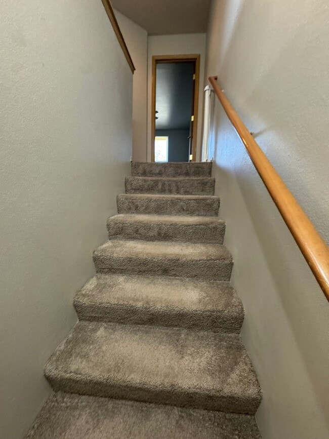 Building Photo - 207 Kansas St SW