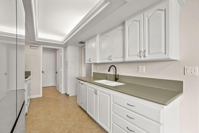 Building Photo - 3440 S Ocean Blvd