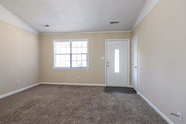 Building Photo - 301 Bluebell Ave