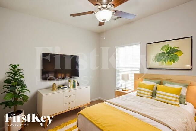 Building Photo - 15541 Outside Trail