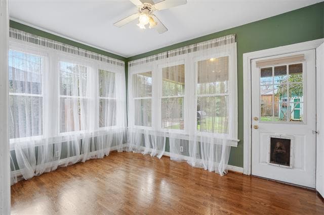 Building Photo - 1039 N Winnetka Ave