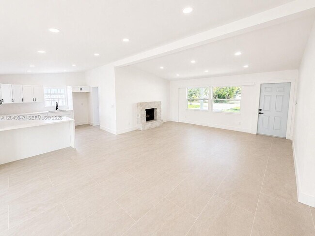 Building Photo - 2649 Key Largo Ln
