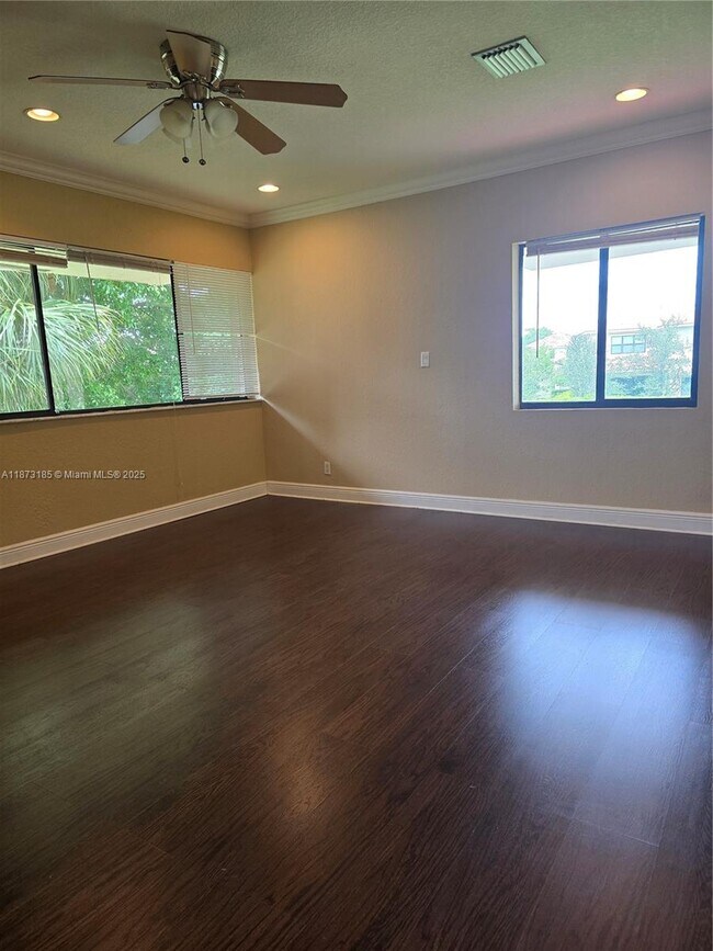 Building Photo - 9023 NW 38th Dr