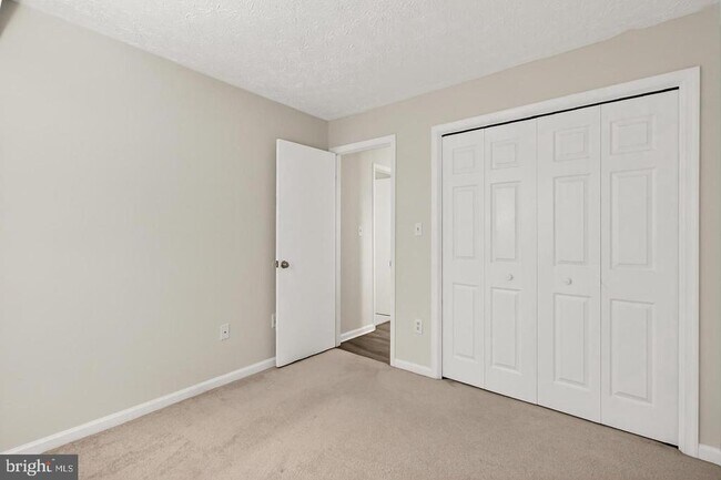 Building Photo - 2251 Hunters Run Dr