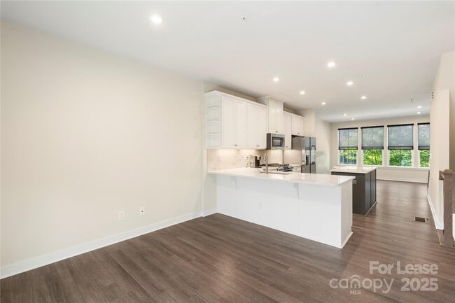 Building Photo - 128 Music Hall Wy